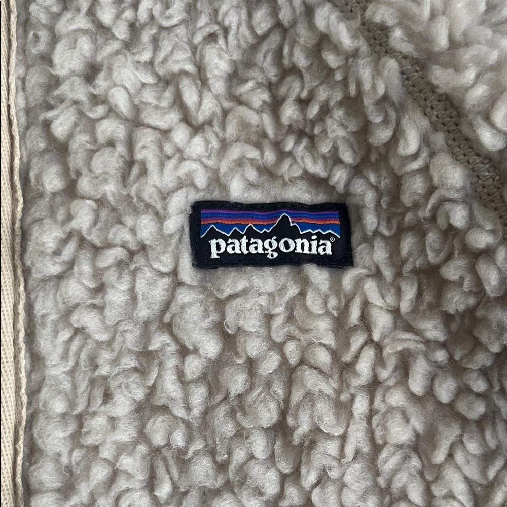 Patagonia Off-White Sherpa Fleece Jacket - Picture 3 of 7